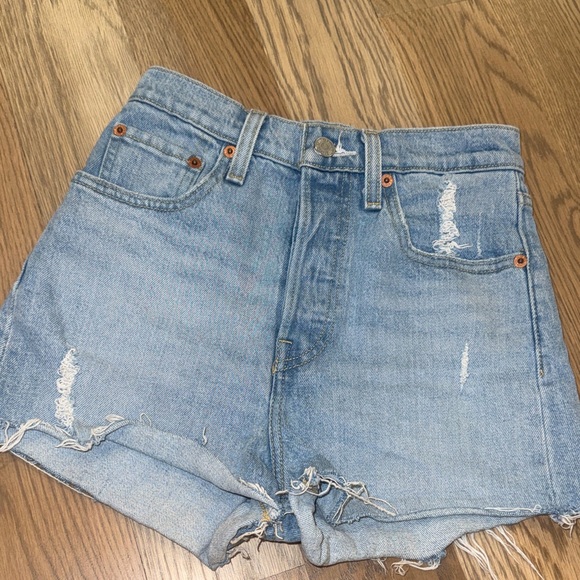 Levi's Ribcage Short - Picture 3 of 5